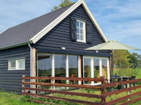 City Farmers Cottage, a guesthouse with a skyline view in Rural Amsterdam